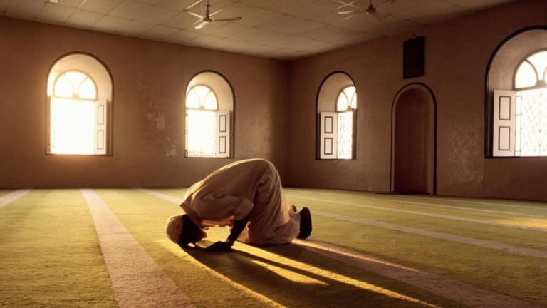 Antalya’da 23 Nisan Namaz Vakitleri Belli Oldu: İşte Günün Ezan Saatleri